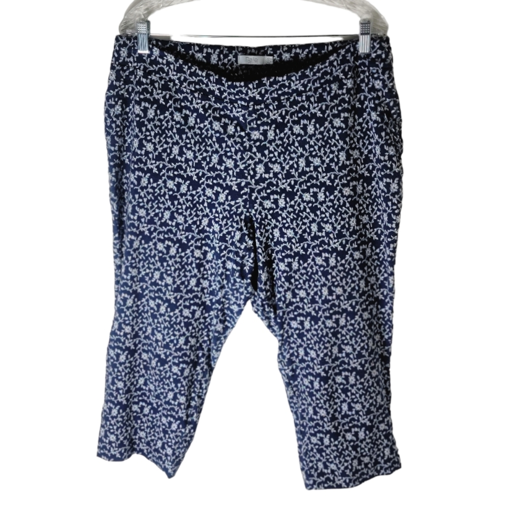 Dalia women's plus 16W paisley ploral capri pants high rise blue white stretch